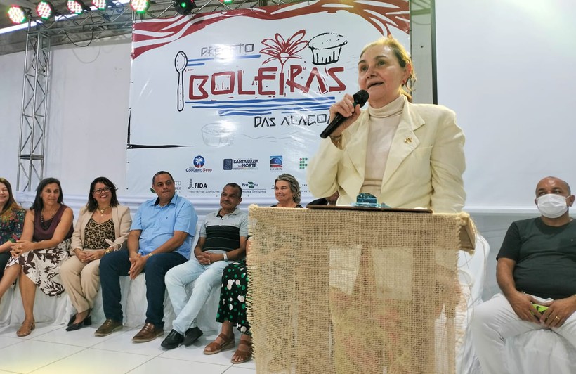 Secretária da Cultura de Coqueiro Seco, Jô Rodrigues, destacou a importância do reconhecimento dos profissionais ao apoio dos municípios e da Embrapa para que a tradição seja mantida ao longo dos anos